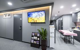 Philstay Myeongdong Metro